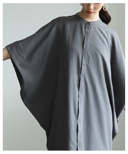 Sawa a la mode(サワアラモード)の「オーバーサイズシャツチュニック(チュニック・レディース・チャコール/オフホワイト/ブラック・FREE)」の6枚目の写真