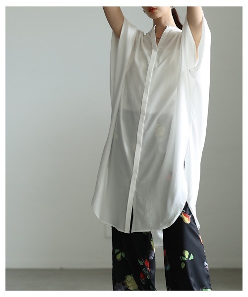 Sawa a la mode(サワアラモード)の「オーバーサイズシャツチュニック(チュニック・レディース・チャコール/オフホワイト/ブラック・FREE)」の12枚目の写真