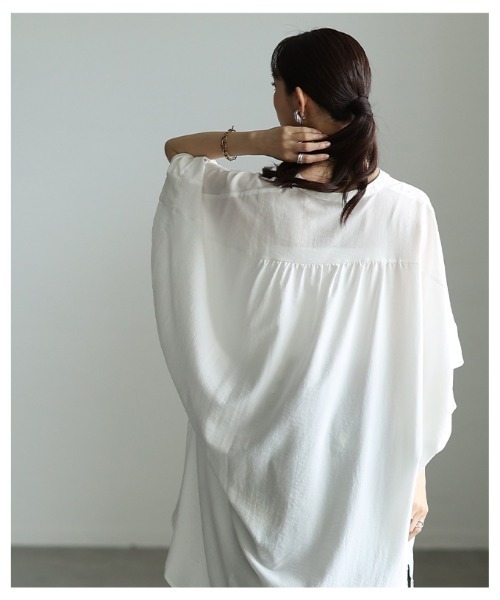 Sawa a la mode(サワアラモード)の「オーバーサイズシャツチュニック(チュニック・レディース・チャコール/オフホワイト/ブラック・FREE)」の18枚目の写真