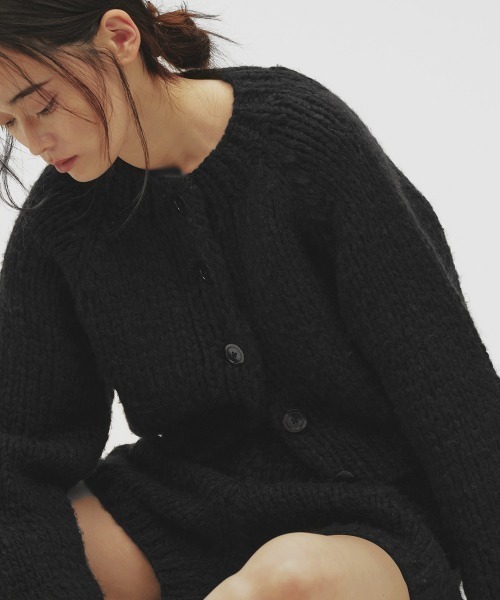 TODAYFUL(トゥデイフル)の「Hand Knit Cardigan(カーディガン/ボレロ・レディース・ブラック/モカ・FREE)」の5枚目の写真