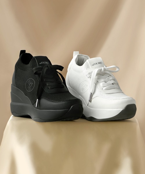 orMORE(オアモア)の「ヒールアップスニーカー2(スニーカー・レディース・ホワイト/ブラック・SMALL/MEDIUM/LARGE)」の7枚目の写真