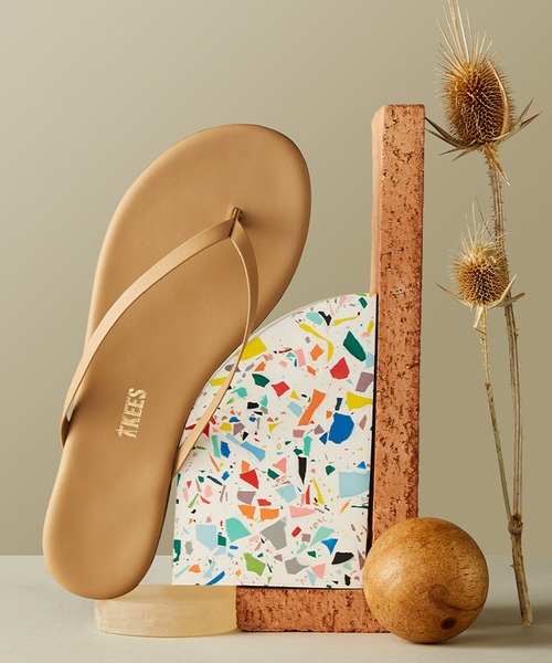 TKEES(ティキーズ)の「【TKEES】フラットマットトングサンダル(M62210)(サンダル・レディース・ベージュ/ライトブラウン・39/36/38/37)」の2枚目の写真