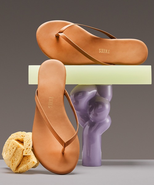 TKEES(ティキーズ)の「【TKEES】フラットマットトングサンダル(M62210)(サンダル・レディース・ベージュ/ライトブラウン・39/36/38/37)」の1枚目の写真
