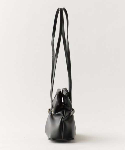 Chick（チック）の「Faux Leather Belt Design Handbag / フェイクレザー ベルトデザイン ハンドバッグ 2026年春夏（ハンドバッグ・レディース・ブラック/ブラウン/ホワイト・FREE）」の16枚目の写真