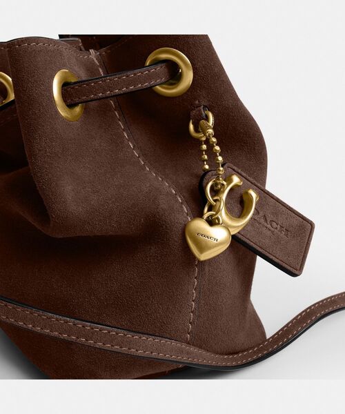 COACH(コーチ)の「ジェイド ドローストリング バッグ(ショルダーバッグ・レディース・ブラウン系その他・ONE)」の6枚目の写真