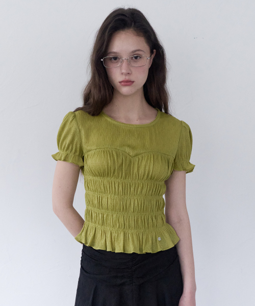 ROLAROLA（ロラロラ）の「SMOCKING SHIRRING BLOUSE OLIVE（シャツ/ブラウス・レディース・オリーブ・FREE）」の2枚目の写真