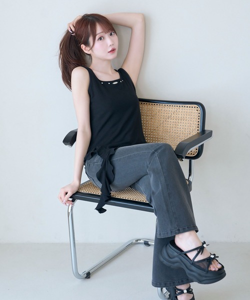 Rose Muse(ロゼミューズ)の「Frill hem tank top(タンクトップ・レディース・ブラック/ホワイト・FREE)」の6枚目の写真