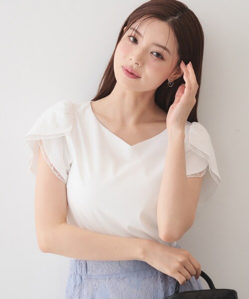 index(インデックス)の「【接触冷感/UVケア】ハートネックレースレイヤードトップス《洗濯機OK/6col》(Tシャツ/カットソー・レディース・ブルー系その他/ピンク/ナチュラル/ネイビー系5/ホワイト系9/ブラック・42/36/40/38)」の2枚目の写真