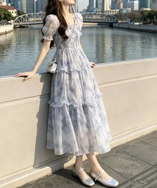 AMAJI(アマジ)の「スクエアネック パフスリーブ シフォン 小花柄ワンピース(ワンピース・レディース・ライトブルー・SMALL/MEDIUM/LARGE/X-LARGE)」の2枚目の写真