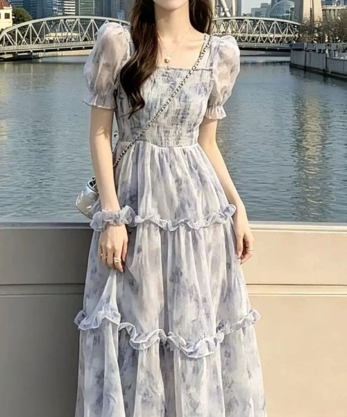 AMAJI(アマジ)の「スクエアネック パフスリーブ シフォン 小花柄ワンピース(ワンピース・レディース・ライトブルー・SMALL/MEDIUM/LARGE/X-LARGE)」の4枚目の写真
