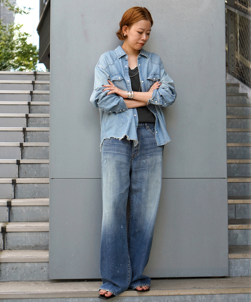 Attick by Johnbull（アティックバイジョンブル）の「【Attick by Johnbull 】別注ダメージデニムシャツ（シャツ/ブラウス・レディース・スカイブルー・FREE）」の2枚目の写真