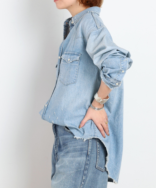 Attick by Johnbull（アティックバイジョンブル）の「【Attick by Johnbull 】別注ダメージデニムシャツ（シャツ/ブラウス・レディース・スカイブルー・FREE）」の4枚目の写真
