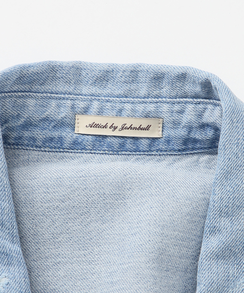 Attick by Johnbull(アティックバイジョンブル)の「【Attick by Johnbull 】別注ダメージデニムシャツ(シャツ/ブラウス・レディース・スカイブルー・FREE)」の3枚目の写真