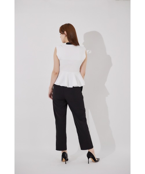 tocco closet(トッコ クローゼット)の「ホットフィックスビジューテーパードパンツ(スラックス・レディース・ブラック・M)」の5枚目の写真