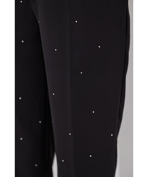 tocco closet(トッコ クローゼット)の「ホットフィックスビジューテーパードパンツ(スラックス・レディース・ブラック・M)」の17枚目の写真