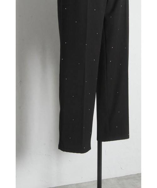 tocco closet(トッコ クローゼット)の「ホットフィックスビジューテーパードパンツ(スラックス・レディース・ブラック・M)」の13枚目の写真