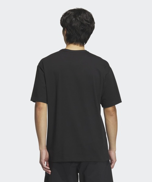 adidas(アディダス)の「エッセンシャルズ プラス ルーズフィット スモールロゴ 半袖Tシャツ / アディダス adidas(Tシャツ/カットソー・メンズ・ブラック・XX-LARGE/3XL/LARGE/MEDIUM/SMALL/X-LARGE/X-SMALL)」の2枚目の写真