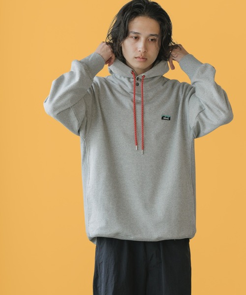 NANGA(ナンガ)の「NANGA/ナンガ ECO HYBRID MINI BOX LOGO EMBROIDERY SWEAT HOODIE エコハイブリッド ミニボックスロゴエンブロイダリー スウェットフーディー パーカー 胸ロゴ刺繍 ポケットあり メンズ レディース 2026年 秋 秋服 冬 冬服(パーカー・メンズ・ブラック/グレー/ブルー/オートミール・S/M/L/XL)」の2枚目の写真