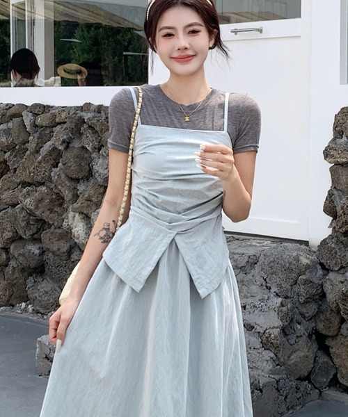Girly Doll(ガーリードール)の「スリット入りキャミソール&ワンピース(セットアップ・レディース・ライトブルー/ネイビー・L/M)」の1枚目の写真