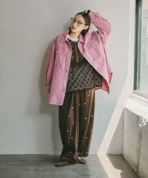 LEPSIM（レプシィム）の「ヴィンテージコーデュロイ長袖シャツ　639512（シャツ/ブラウス・レディース・ブラック/ブラウン/ブルー/ナチュラル/ピンク・FREE）」の19枚目の写真