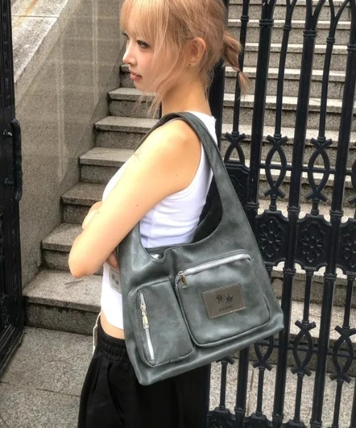 COIRIS（コイリス）の「◇COIRIS◇ブランド直輸入正規品/RENIK マルチポケット ショルダーバッグ RENIK MULTI POCKET SHOULDER BAG（ショルダーバッグ・レディース・カーキ系/ブラック・FREE）」の15枚目の写真
