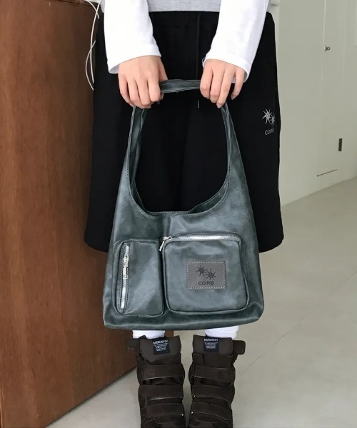 COIRIS（コイリス）の「◇COIRIS◇ブランド直輸入正規品/RENIK マルチポケット ショルダーバッグ RENIK MULTI POCKET SHOULDER BAG（ショルダーバッグ・レディース・カーキ系/ブラック・FREE）」の16枚目の写真