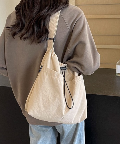 WESTSEA(ウエストシー)の「ドローストリング スクエア ナイロンショルダーバッグ / A4対応 軽量 巾着バッグ(ショルダーバッグ・レディース・カーキ/ブラック/ベージュ・FREE)」の20枚目の写真