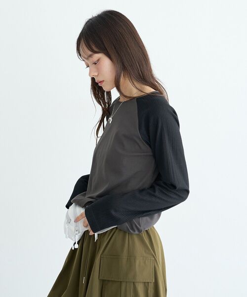 earth music&ecology(アースミュージックアンドエコロジー)の「ラグランスリーブプルオーバー(Tシャツ/カットソー・レディース・チャコールグレー/ライトグレー・FREE)」の22枚目の写真