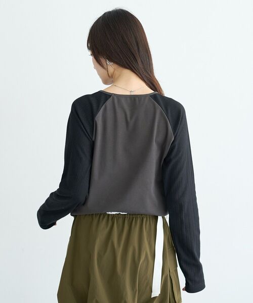 earth music&ecology(アースミュージックアンドエコロジー)の「ラグランスリーブプルオーバー(Tシャツ/カットソー・レディース・チャコールグレー/ライトグレー・FREE)」の21枚目の写真