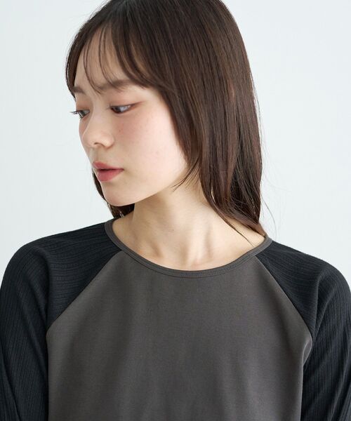 earth music&ecology(アースミュージックアンドエコロジー)の「ラグランスリーブプルオーバー(Tシャツ/カットソー・レディース・チャコールグレー/ライトグレー・FREE)」の14枚目の写真