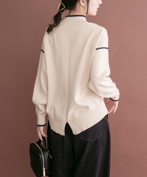 ITEMS URBANRESEARCH(アイテムズ アーバンリサーチ)の「バイカラーハイネックニット(ニット/セーター・レディース・モカ/オフホワイト/グレー/ライトブルー・FREE)」の14枚目の写真