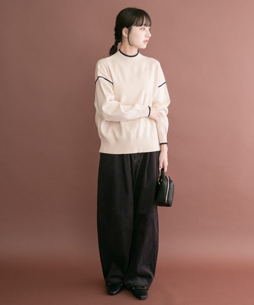 ITEMS URBANRESEARCH(アイテムズ アーバンリサーチ)の「バイカラーハイネックニット(ニット/セーター・レディース・モカ/オフホワイト/グレー/ライトブルー・FREE)」の16枚目の写真