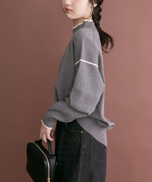 ITEMS URBANRESEARCH(アイテムズ アーバンリサーチ)の「バイカラーハイネックニット(ニット/セーター・レディース・モカ/オフホワイト/グレー/ライトブルー・FREE)」の22枚目の写真