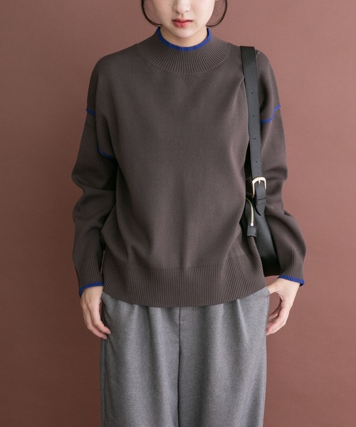 ITEMS URBANRESEARCH(アイテムズ アーバンリサーチ)の「バイカラーハイネックニット(ニット/セーター・レディース・モカ/オフホワイト/グレー/ライトブルー・FREE)」の7枚目の写真