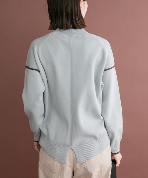 ITEMS URBANRESEARCH(アイテムズ アーバンリサーチ)の「バイカラーハイネックニット(ニット/セーター・レディース・モカ/オフホワイト/グレー/ライトブルー・FREE)」の17枚目の写真