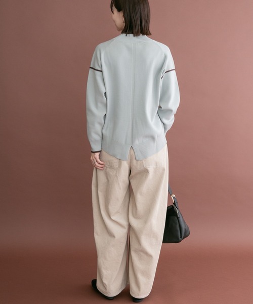 ITEMS URBANRESEARCH(アイテムズ アーバンリサーチ)の「バイカラーハイネックニット(ニット/セーター・レディース・モカ/オフホワイト/グレー/ライトブルー・FREE)」の20枚目の写真