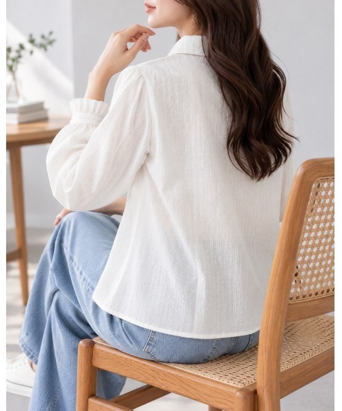FAZVY(ファズビー)の「甘さときちんと感を両立 フリルディテールブラウス(シャツ/ブラウス・レディース・ホワイト/ブルー・M/S)」の10枚目の写真