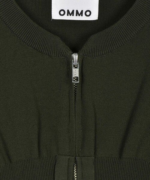 OMMO(オーエムエムオー)の「【OMMO(オーエムエムオー)】VOLUME SLEEVE ZIP KT CD/ボリュームスリーブジップニットカーディガン(カーディガン/ボレロ・レディース・ブラック/カーキ/ブルー・FREE)」の17枚目の写真