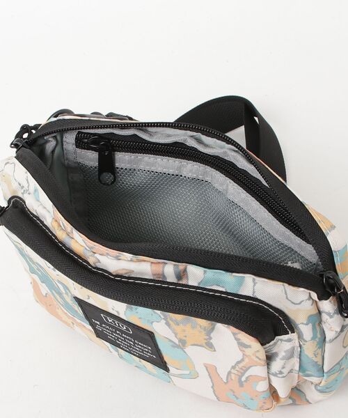 KiU(キウ)の「キウ KiU 300D FRONT POCKET MINI SHOULDER BAG(ショルダーバッグ・レディース・その他・ONE SIZE)」の4枚目の写真