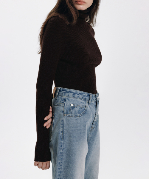 haag(ヘイグ)の「a classic turtle neck (dark brown)(ニット/セーター・レディース・その他・FREE)」の4枚目の写真