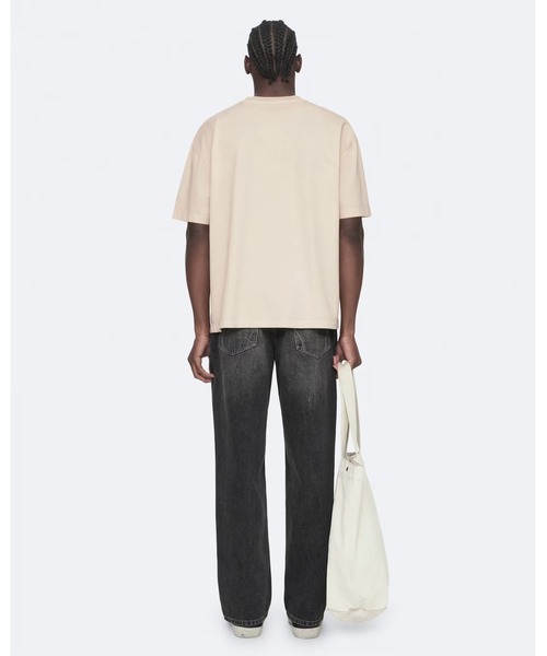 ALLSAINTS(オールセインツ)の「MADDOX RELAXED-FIT COTTON T-SHIRT | MADDOX リラックスフィット コットン Tシャツ(Tシャツ/カットソー・メンズ・ホワイト系その他・XL/L/XS/M/S)」の5枚目の写真