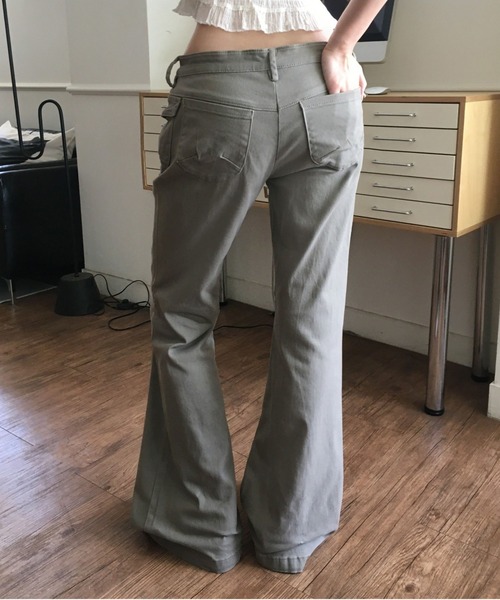 modimood（モディムード）の「フレアフィットセミブーツカットコットンポケットパンツ（その他パンツ・レディース・ブラック/ライトカーキ・LARGE/MEDIUM/SMALL）」の4枚目の写真