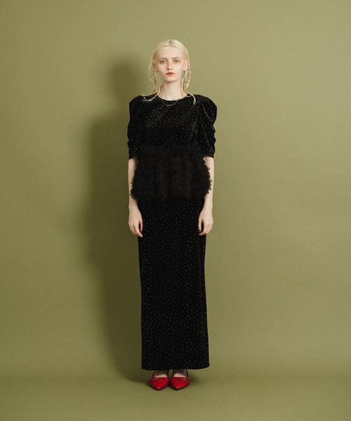 et.UNiVER(エトユニベール)の「Velour Peplum Separate-Look Dress(ドレス・レディース・ブラウン/ブラック/ベージュ・MEDIUM/SMALL/LARGE)」の4枚目の写真
