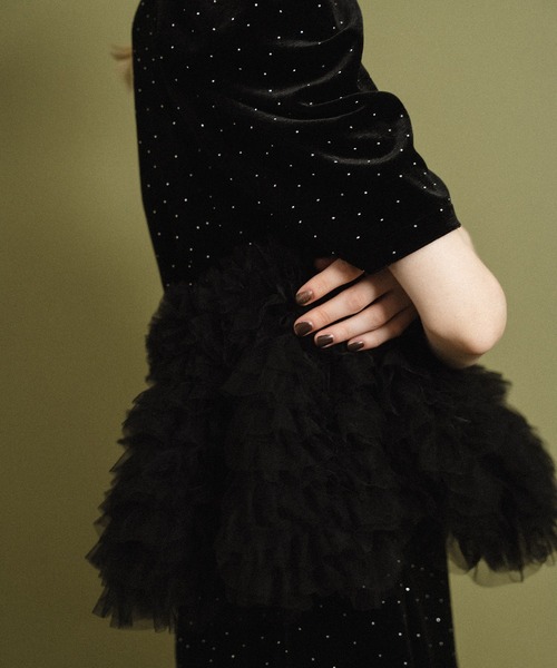 et.UNiVER(エトユニベール)の「Velour Peplum Separate-Look Dress(ドレス・レディース・ブラウン/ブラック/ベージュ・MEDIUM/SMALL/LARGE)」の17枚目の写真