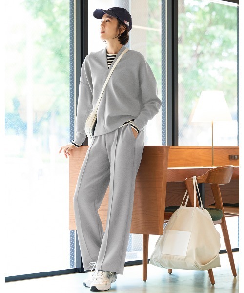 DoCLASSE( ドゥクラッセ)の「ライトダンボールニット・ストレートパンツ(その他パンツ・レディース・グレー/チャコール/ライトグレー/ネイビー/バーガンディー・M/L/XL/XXL/S)」の3枚目の写真