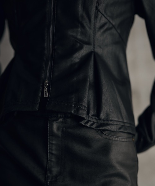 SOI.KUROI(ソイクロイ)の「peplum leather touch jacket / ペプラムレザータッチジャケット(ライダースジャケット・レディース・ブラック・FREE)」の2枚目の写真