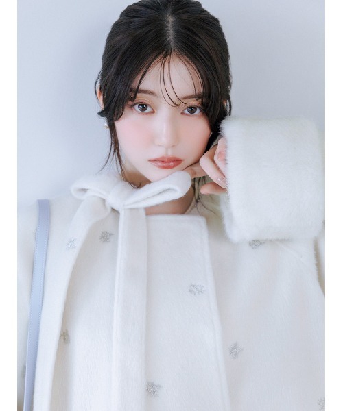 SNIDEL(スナイデル)の「【WEB限定】ファー付きリボンブローチコート(チェスターコート・レディース・ピンク/ブラック/アイボリー・0/1)」の8枚目の写真