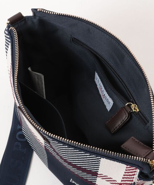 U.S. POLO ASSN.(ユーエスポロアッスン)の「【U.S. POLO ASSN.】ユーエスポロアッスン ジャカードチェック ショルダーバッグ USPA-2742(ショルダーバッグ・レディース・ネイビー系/ブラウン系その他/ピンク系その他/ブラック系その他・FREE)」の7枚目の写真