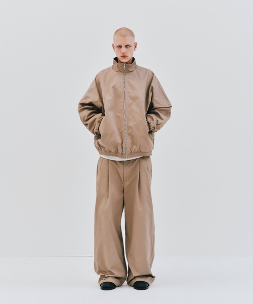 COOTIE PRODUCTIONS（クーティープロダクションズ）の「Cotton Twill 2 Tuck Trousers（チノパンツ・メンズ・ベージュ/ブラック・SMALL/MEDIUM/LARGE）」の4枚目の写真