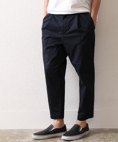 coen(コーエン)の「ツイルタッククロップドパンツ(その他パンツ・メンズ・ベージュ/ネイビー・SMALL/MEDIUM/LARGE/X-LARGE)」の2枚目の写真